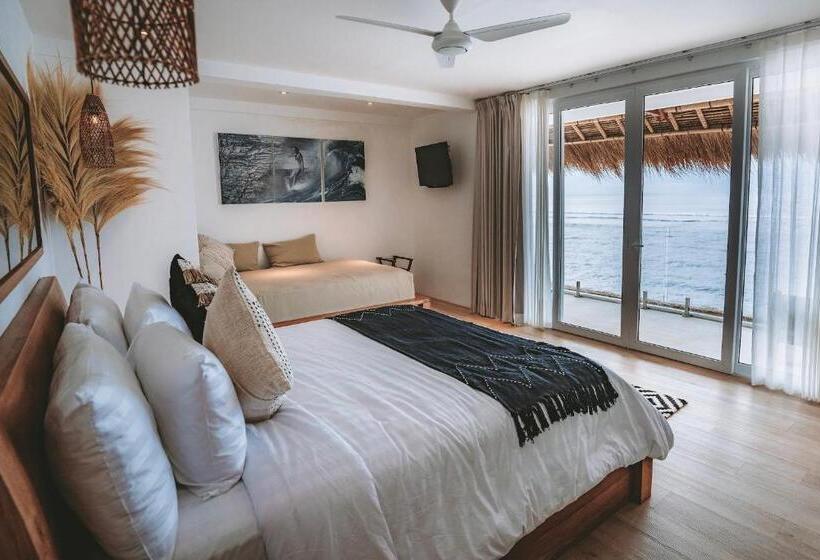 스위트 킹사이즈 침대, Legends Beachfront Resort