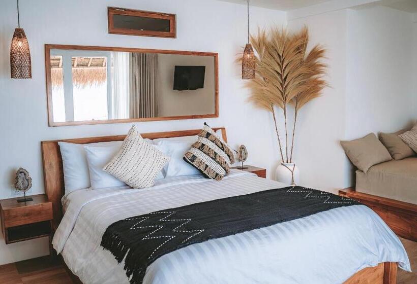 스위트 킹사이즈 침대, Legends Beachfront Resort