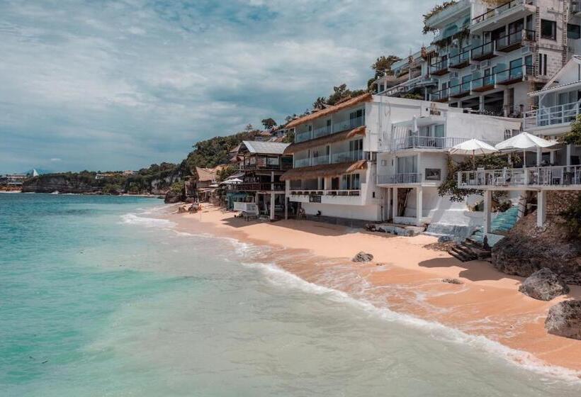 스위트 킹사이즈 침대, Legends Beachfront Resort