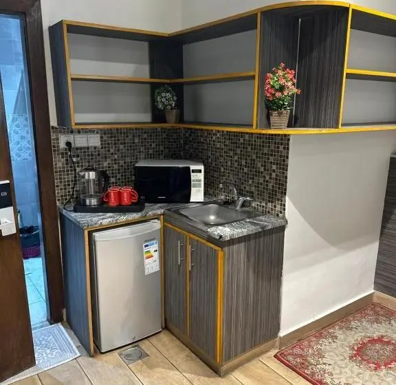 اتاق لوکس چهار تخته, Arwahotel Apartments اروى للشقق الفندقية