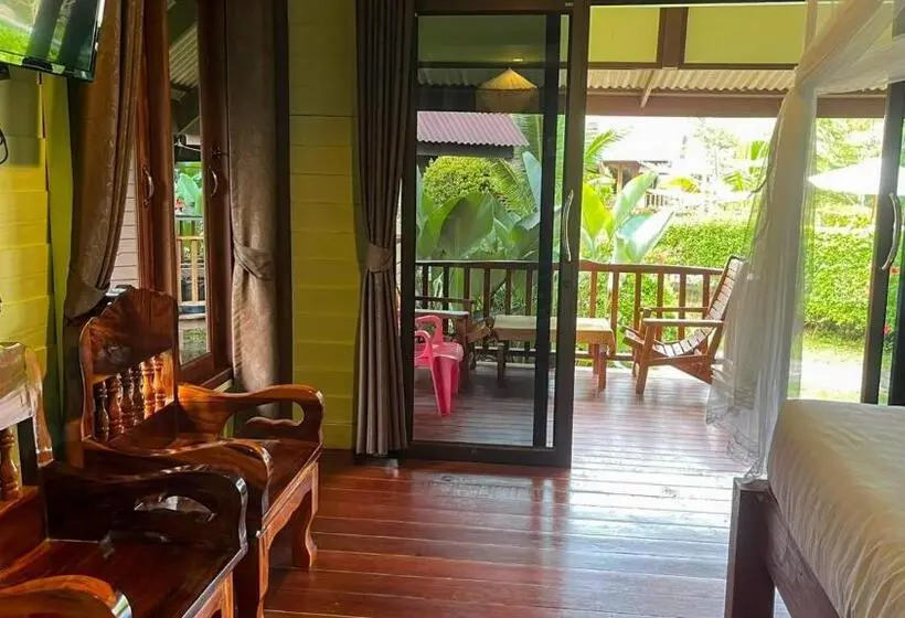 プールの見えるスタンダードトリプルルーム, Koh Yao Seaview Bungalow