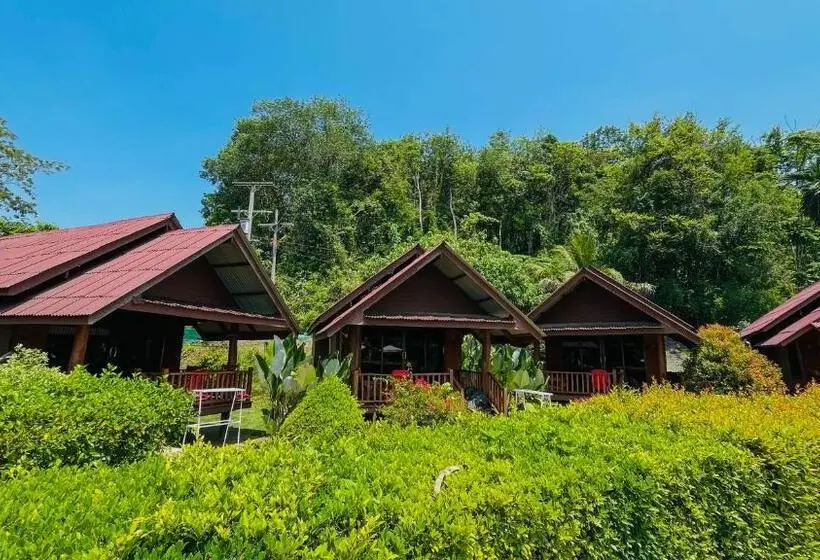 プールの見えるスタンダードトリプルルーム, Koh Yao Seaview Bungalow