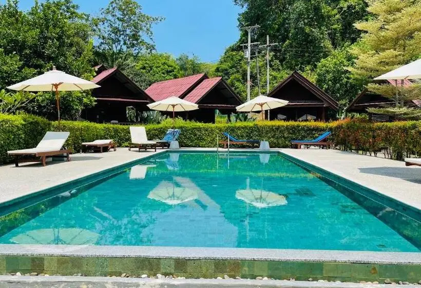 プールの見えるスタンダードトリプルルーム, Koh Yao Seaview Bungalow