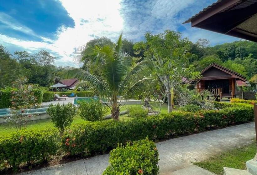 베이직 3인 룸, Koh Yao Seaview Bungalow