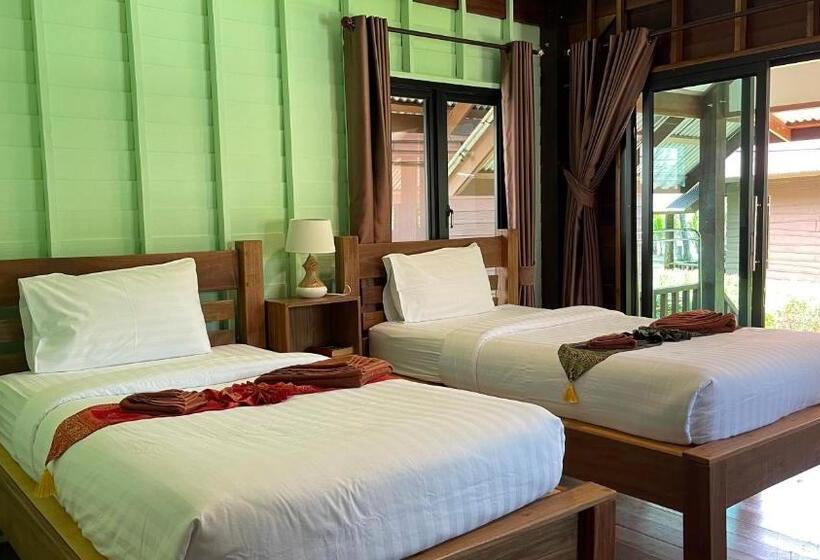 Quarto Triplo Clássico, Koh Yao Seaview Bungalow