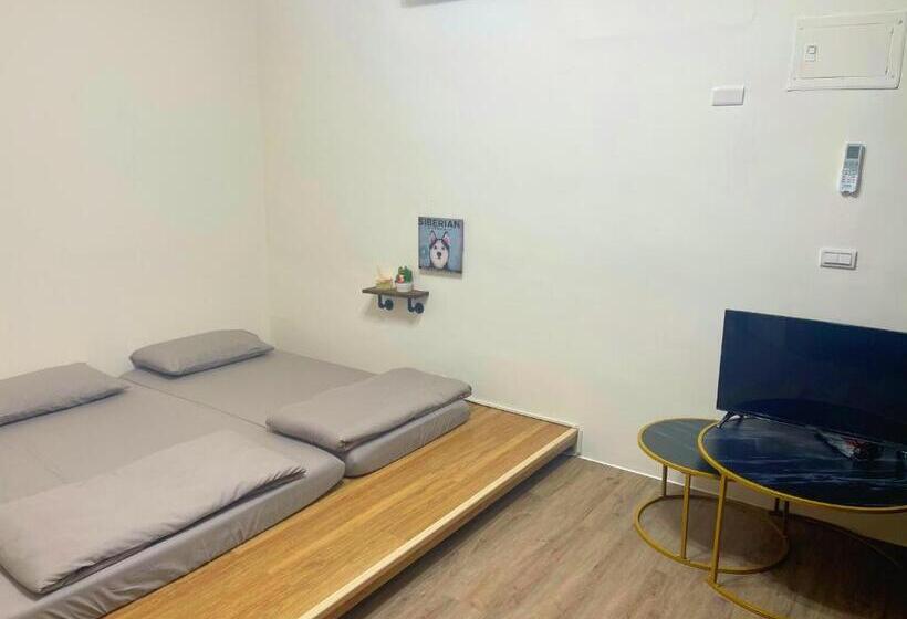 اتاق استاندارد سه تخته با سرویس بهداشتی مشترک, 東澳海安獨木舟背包客棧hai An 2 Hostel