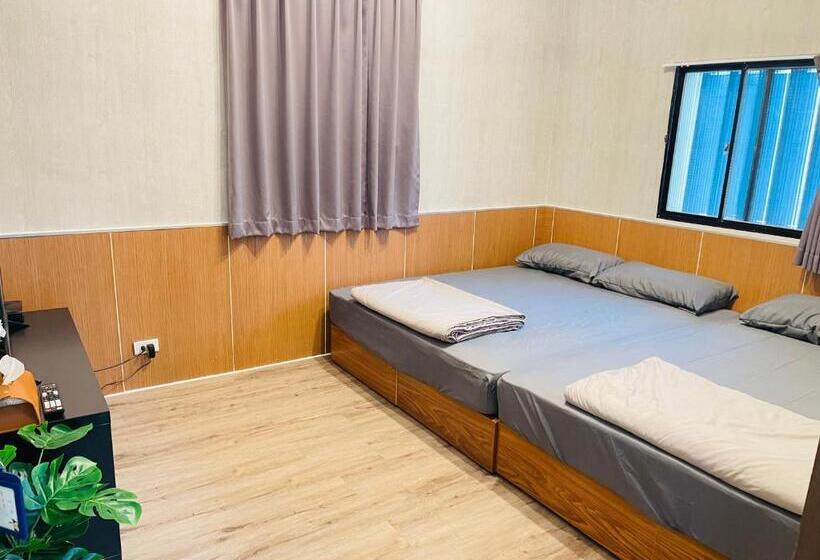 اتاق استاندارد چهارنفره با سرویس بهداشتی مشترک, 東澳海安獨木舟背包客棧hai An 2 Hostel