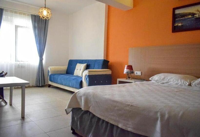 Люкс с Балконом, Eli̇t Otel