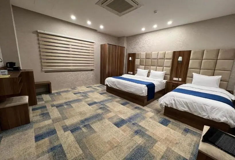 اتاق استاندارد سه نفره, Classy Stay