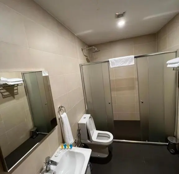 اتاق استاندارد سه نفره, Classy Stay
