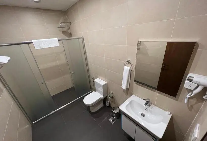 اتاق استاندارد سه نفره, Classy Stay
