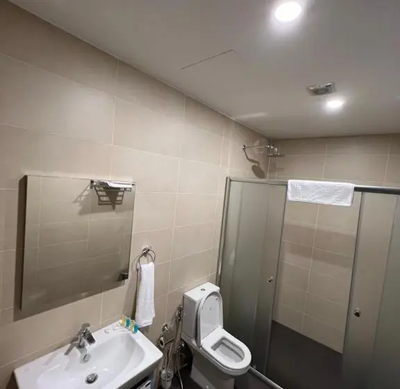 اتاق استاندارد سه نفره, Classy Stay