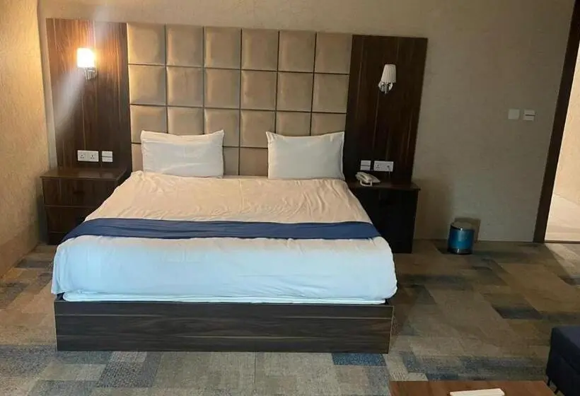 آپارتمان 2 خوابه, Classy Stay