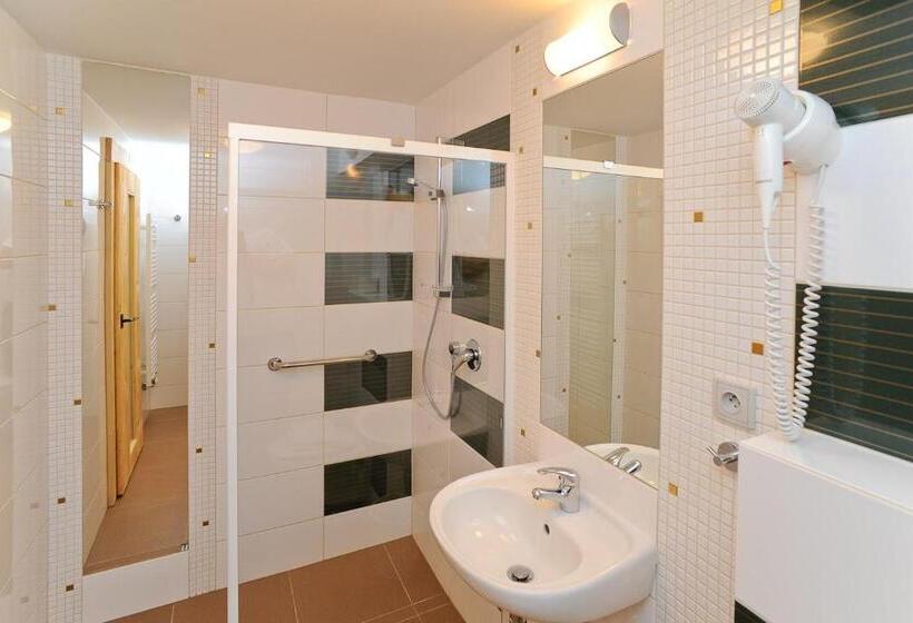 Habitació Triple Estàndard, Erlebachova Bouda, Hotel   Resort Svatý František