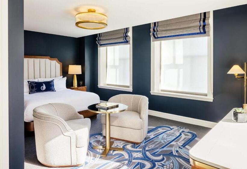 جناح سرير كينج, The National, Autograph Collection