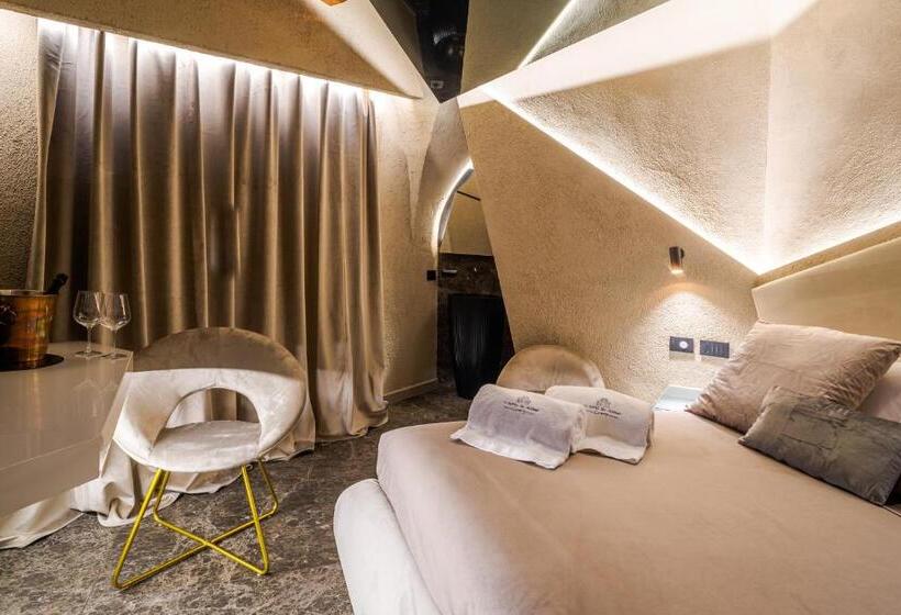 اتاق استاندارد با وان آب گرم, Le Suites Del Duomo Luxury