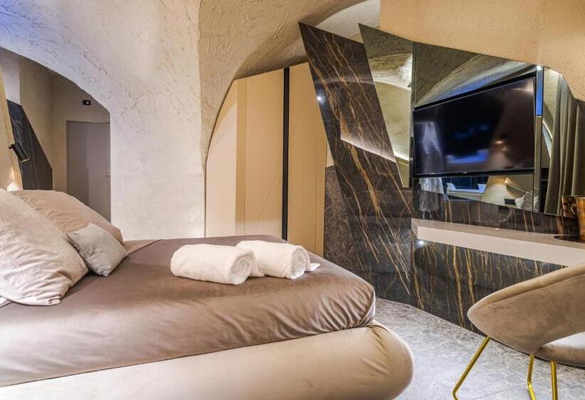 اتاق استاندارد با وان آب گرم, Le Suites Del Duomo Luxury