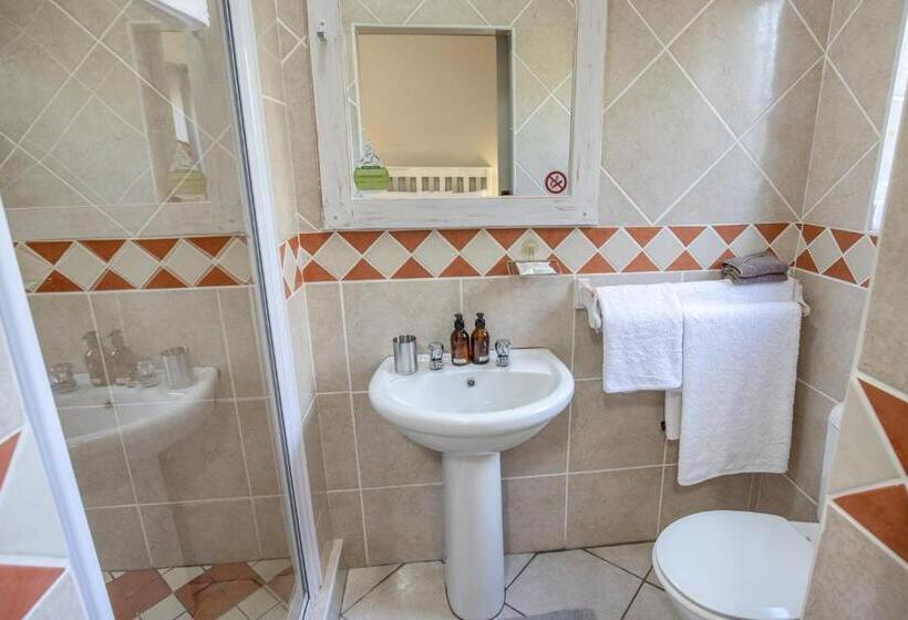 스탠다드 룸, Mirihof Retreat And Olive Estate