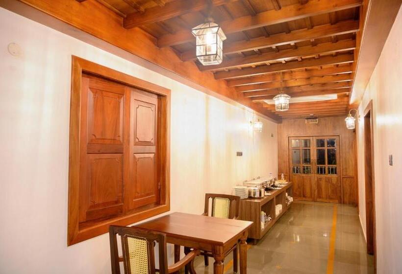 غرفة ملكية, Surya Heritage Hotels