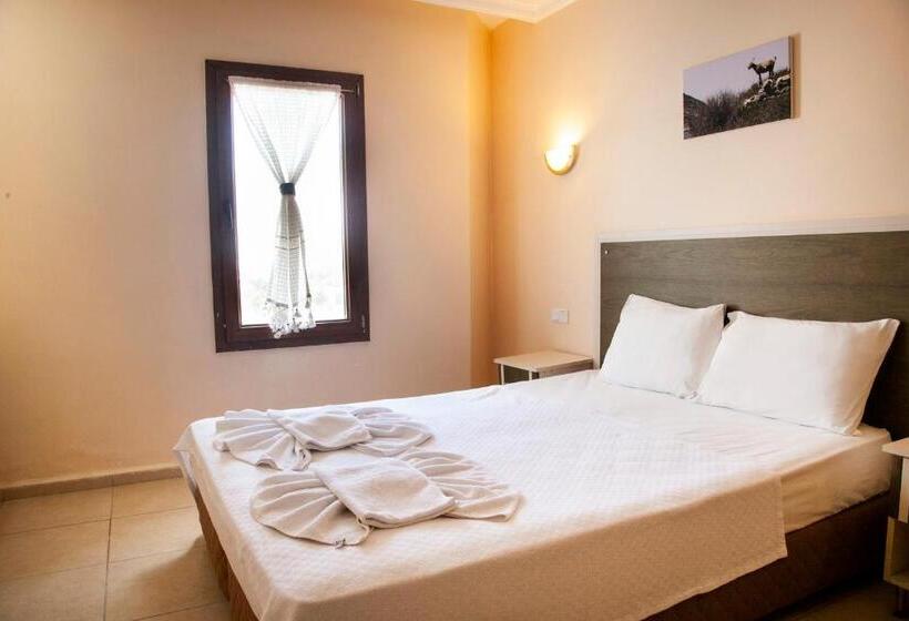 דירת חדר נוף לגינה, Beyaz Konak Evleri