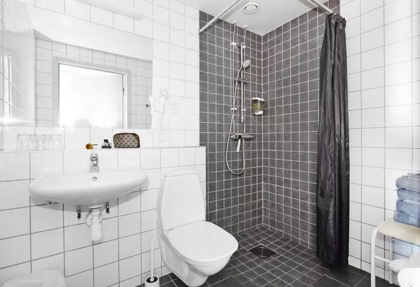 スタンダード4人部屋, Hasse På Sjökanten Hotell & Restaurang