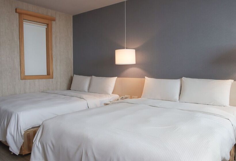 اتاق استاندارد با 2 تخت دوبل, Kindness Hotel   Kaohsiung Guang Rong Pier