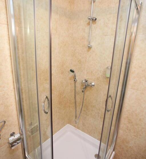 اتاق اکونومی یک تخته, Laguna