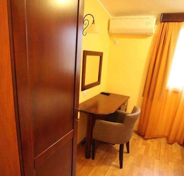 اتاق اکونومی یک تخته, Laguna