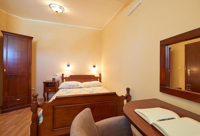 اتاق اکونومی, Laguna