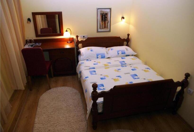 اتاق اکونومی, Laguna