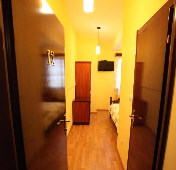 اتاق اکونومی, Laguna