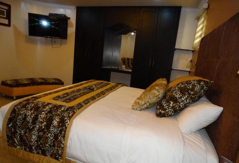 プレジデントスイートルーム, Mary Carmen