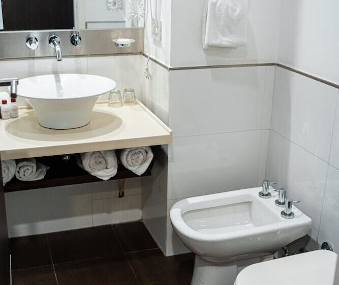 اتاق استاندارد سه نفره, Mérit San Telmo By Amérian