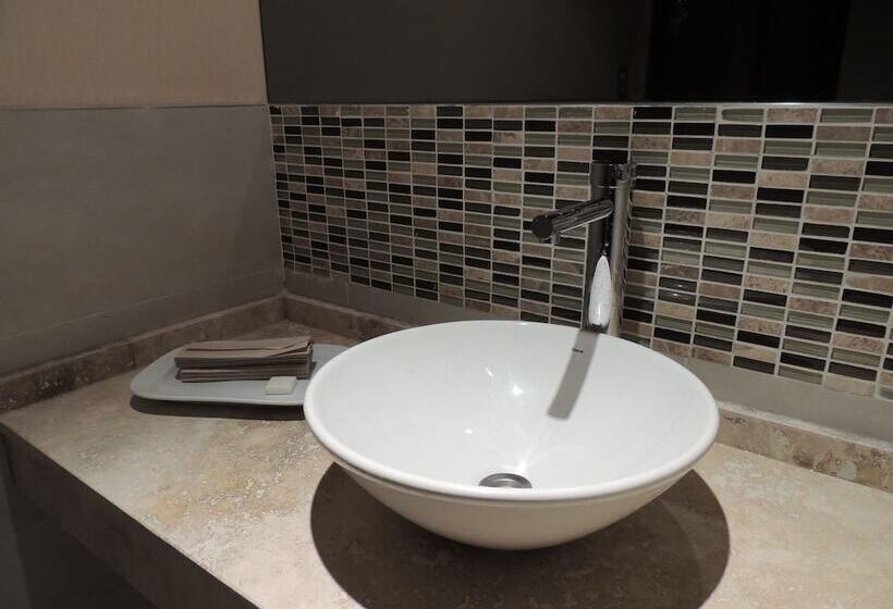 סוויטה, Premium Tower Suites San Luis