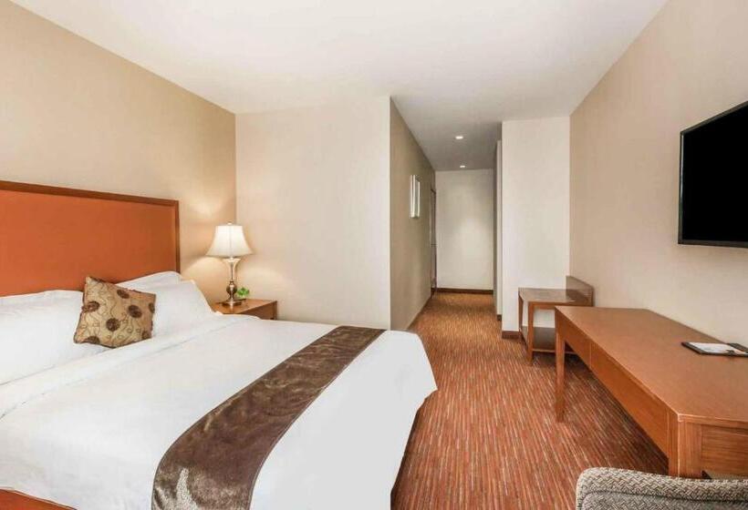 חדר דלוקס, Ramada By Wyndham Flushing Queens