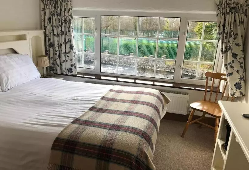 اتاق اکونومی, Ryan's River Lodge B&b