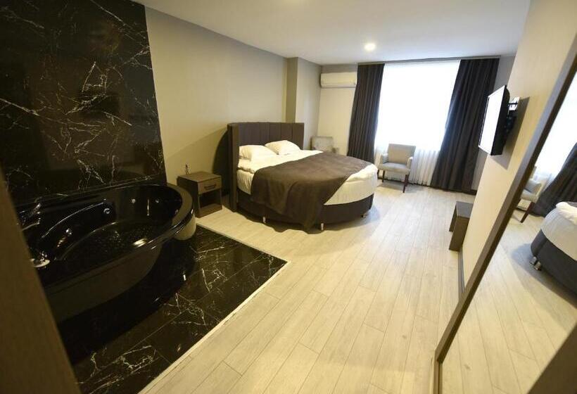 سوئیت با وان آب گرم, Sahil Hotel Pendik