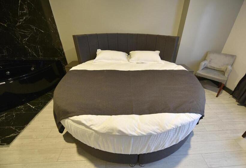 سوئیت با وان آب گرم, Sahil Hotel Pendik
