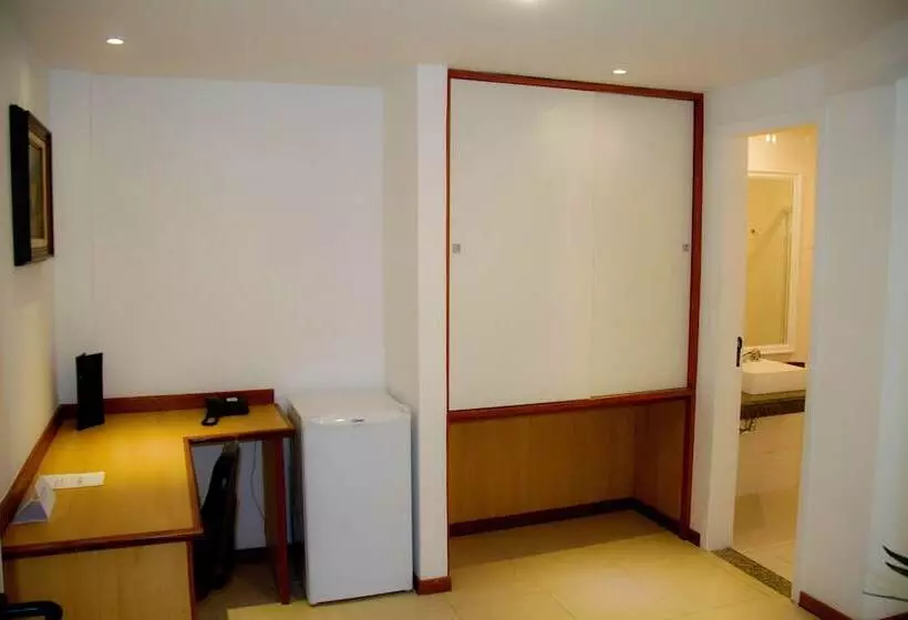 اتاق استاندارد سه نفره, Villa Reggia