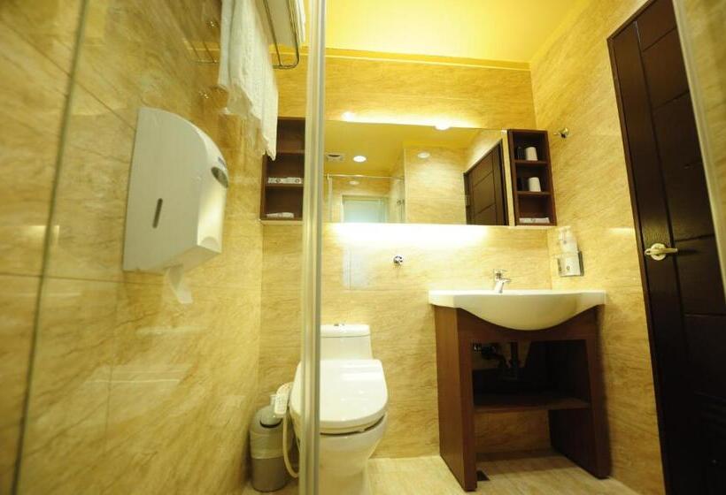 اتاق لوکس چهار تخته, Kindness Hotel   Kaohsiung Guang Rong Pier
