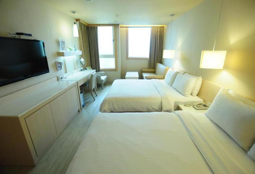 اتاق لوکس چهار تخته, Kindness Hotel   Kaohsiung Guang Rong Pier