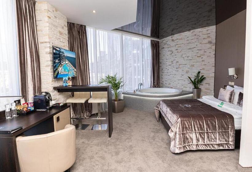 مجموعه ویستا شهر, Nemo Hotel Resort & Spa