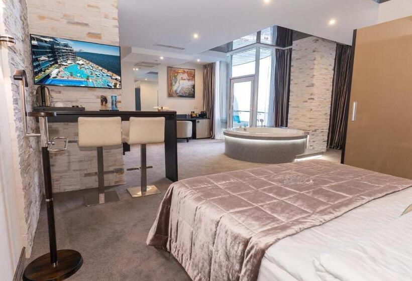 سوییت با چشمانداز دریا, Nemo Hotel Resort & Spa