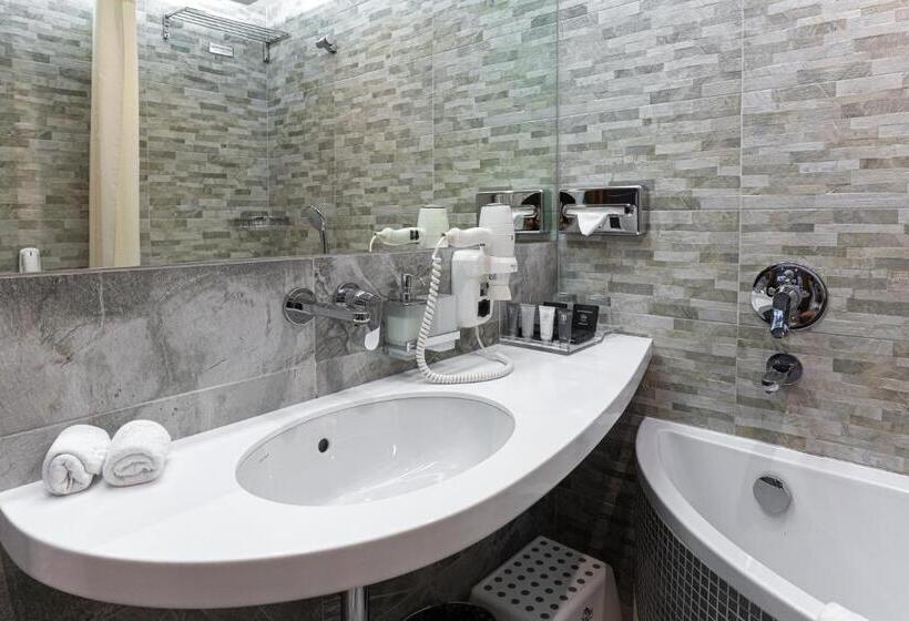 اتاق اساندارد با چشمانداز جانبی به دریا, Nemo Hotel Resort & Spa