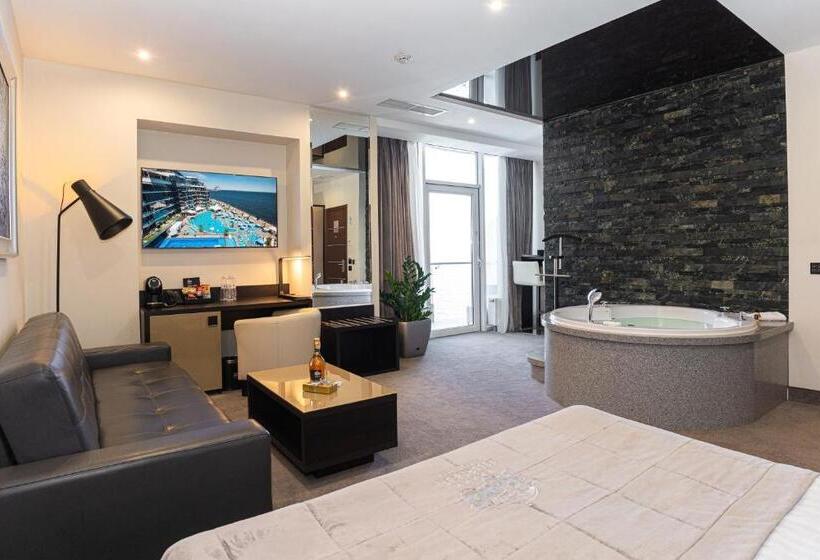 سوییت با چشمانداز دریا, Nemo Hotel Resort & Spa