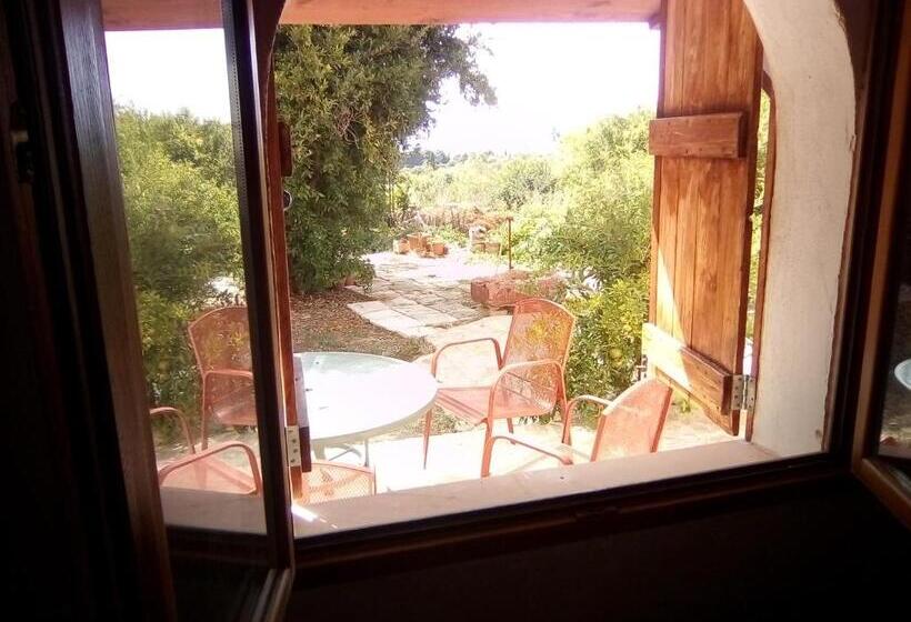 اتاق استاندارد چهار تخته با چشم‌انداز دریا, Antica Tenuta