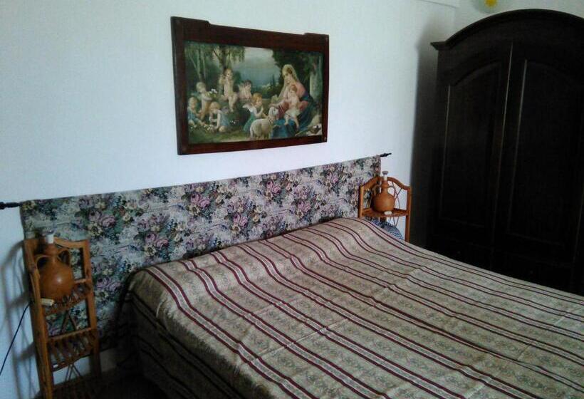 اتاق لوکس با چشم‌انداز دریا, Antica Tenuta