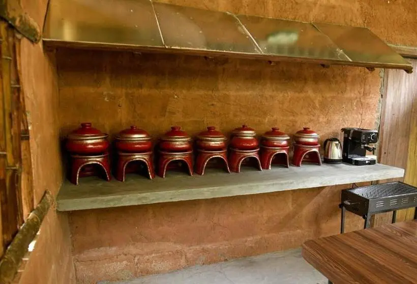 デラックスルーム, Clay House