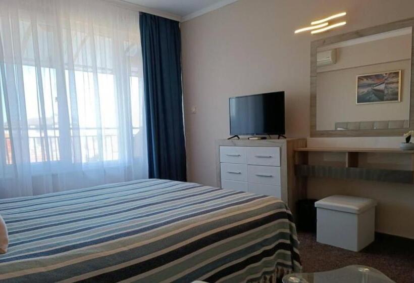 Номер Deluxe с Балконом, Guest House Marina