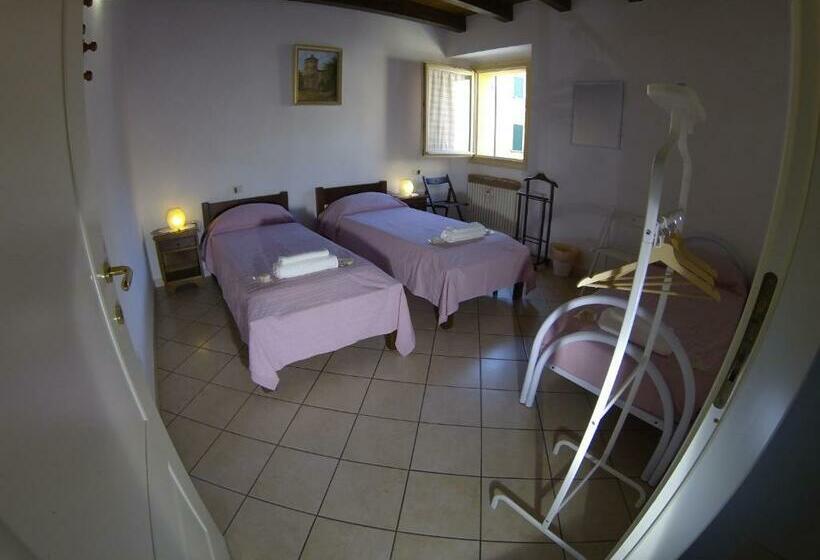 스탠다드 룸 공동 욕실, R&b Ostello Degli Dei